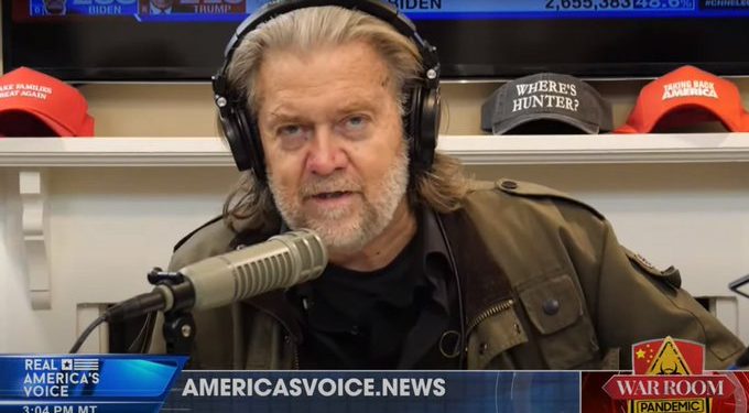 Eliminan cuentas de Steve Bannon de Twitter, YouTube y Facebook después de que afirmara que había que decapitar, y poner en picas en la Casa Blanca, a dos funcionarios del gobierno Trump