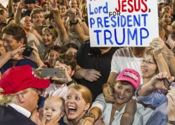 El presidente Trump ha dicho a sus asesores cercanos que está considerando postularse para presidente en las elecciones de 2024