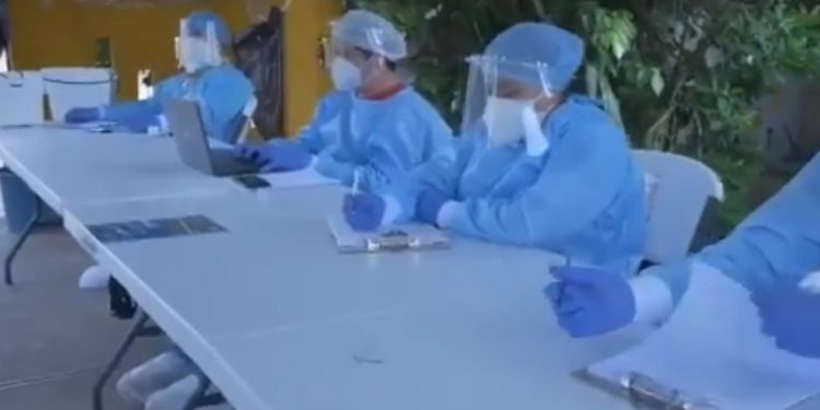 Cantan victoria / Los laboratorios  Pfizer y BioNTech afirman que su vacuna es un 90% eficaz contra el coronavirus