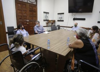 Reciben en el Ayuntamiento de Mérida a una comitiva de oferentes del programa “Mérida en Domingo”: piden que se reabra