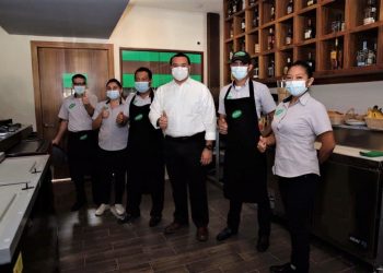 Abren tres restaurantes nuevos en la plaza Buen Comer, ubicada en el norte de la ciudad / Alcalde Renán Barrera acudió a la inauguración