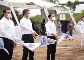 Gobernador Mauricio Vila puso en marcha la construcción de la segunda etapa del Desarrollo Inmobiliario Esmeralda Residencial / Lo acompañó el alcalde Renán Barrera