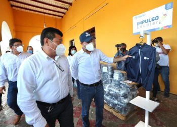 Continúa la distribución de chamarras del programa “Impulso Escolar” a estudiantes de primaria yucatecos / 211 mil 207 alumnos de escuelas públicas recibirán las prendas