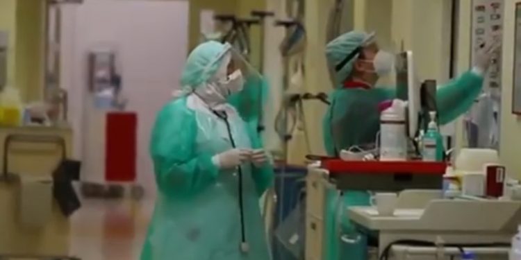 Autoridades imponen en Alemania confinamiento más duro ante el crecimiento de muertes y contagios por coronavirus