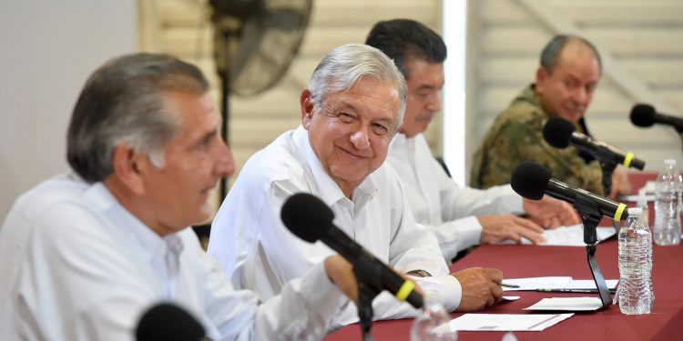AMLO recorrerá este fin de semana los Estados de Tabasco, Chiapas, Campeche, Quintana Roo y Yucatán / Gobierno federal destinará 18 mil mdp a atención de damnificados de Tabasco y Chiapas