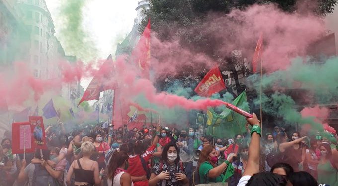 Diputados argentinos aprobaron la legalización del aborto en la Cámara de Diputados de Argentina / Falta el Senado