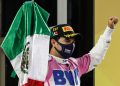 Del último lugar al podio de la victoria en la Fórmula Uno:  Euforia en el Gran Premio de Sakhir, tras el triunfo del piloto mexicano, Checo Pérez