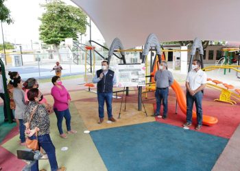 El alcalde Renán Barrera Concha.realizó la entrega de los trabajos de rehabilitación del parque Polígono 108 “La CROC”