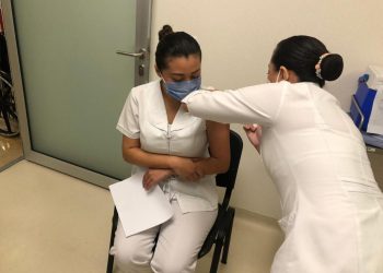 Llegaron  750 dosis de la vacuna antiCOVID-19 para cubrir la primera línea del personal de salud de la Clínica-Hospital de Aplicación Púbico Privada del ISSSTE en Yucatán