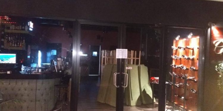 Clausuran más establecimientos por incumplir los protocolos sanitarios / Personal del gobierno del Estado clausuró el restaurante bar Chill Out y los bares La Perdida Bar y El Lagarto