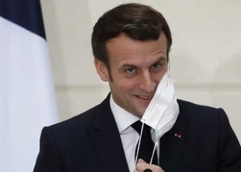 ¿Debería el “coronavirus mutante” británico cambiar la doctrina sobre el control de fronteras?, debaten en Francia / “Cierre de fronteras sólo retrasa levemente el inicio de la epidemia local ”, dicen