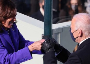 El presidente de los Estados Unidos, Joe Biden, planea restablecer las restricciones a los viajes desde el Reino Unido, Brasil y la Unión Europa debido al COVID-19