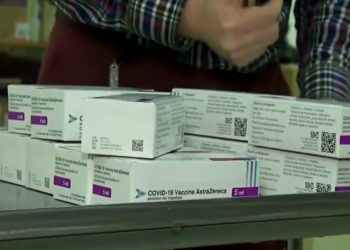 Las farmacéuticas AstraZeneca y Pfizer no logran cumplir con la producción de dosis de vacunas contra el Sars CoV 2 pactadas generando preocupación y enojo en los países que forman la Unión Europea (UE)