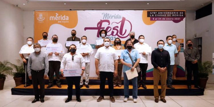 Con un formato diferente al acostumbrado para evitar concentraciones masivas en medio de la pandemia, el Mérida Fest 2021 “La trova va, una fiesta responsable” concluyó con una elevada participación del público