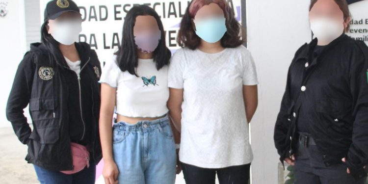 La Secretaría de Seguridad Pública reportó la localización de dos adolescentes de 13 años de edad, las que dijeron se fueron de casa por problemas familiares