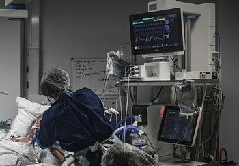 Un decreto publicado el viernes en Francia prohíbe a los franceses usar ciertas máscaras caseras porque son inefectivas ante las variantes más contagiosas del coronavirus, advierten
