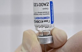 Hungría se convirtió en el primer miembro de la Unión Europea (UE) en comprar la vacuna Sputnik V de Rusia ante el retardo en la entrega de AstraZeneca, Moderna y Pfizer