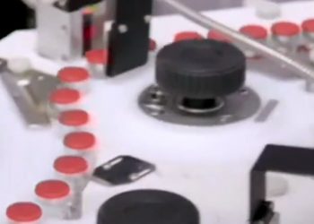 “Hoy pensamos que es casi ineficaz para las personas mayores de 65 años” la vacuna de AstraZeneca, dice el presidente francés, Emmanuel Macron