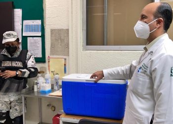 Autoridades de la Oficina de Representación en Yucatán, del Instituto Mexicano del Seguro Social (IMSS), recibieron las vacunas contra COVID-19