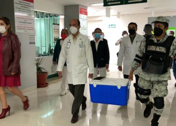 Autoridades de la Oficina de Representación en Yucatán, del Instituto Mexicano del Seguro Social (IMSS), recibieron las vacunas contra COVID-19