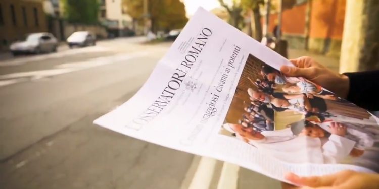 El médico personal del Papa Francisco, Fabrizio Soccorsi, murió como resultado de “complicaciones debidas al COVID-19” / El Pontífice anunció vacunaciones en el Vaticano