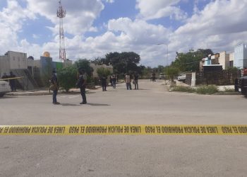 Una persona fue asesinada a balazos en la calle 91 y 23 del Fraccionamiento Dzoyolá de Kanasín / Según vecinos tiene 7 impactos de bala