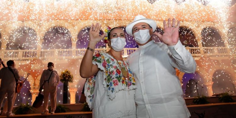 El alcalde Renán Barrera encabezó la Alborada y mañanitas a la ciudad por su 479 aniversario, en un formato inédito, sin público y con transmisión virtual