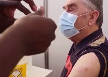 Las variantes del coronavirus están circulando activamente en Francia por lo que la presión hospitalaria va en aumento y es probable que provoquen una ola epidémica muy fuerte