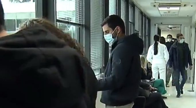 Sorpresivamente la farmacéutica Pfizer decidió recortar la cantidad de vacunas que distribuiría en Italia en 29 por ciento: reclamo de las autoridades italianas