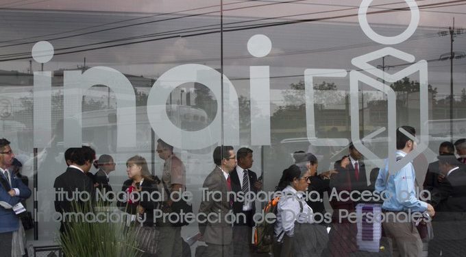 Sin los llamados órganos autónomos, el gobierno se podría ahorrar en total 20 mil millones de pesos, aproximadamente, insiste el presidente AMLO / Retroceso, dice la oposición