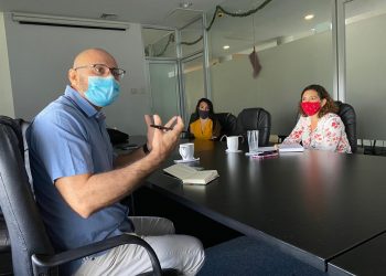 Especialistas del Colegio de Médicos Veterinarios de Pequeñas Especies de Yucatán A.C. sostuvieron reunión con el funcionaria del municipio de Mérida