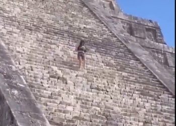 Llaman a declarar ante el Jurídico del INAH a trabajadores de Chichén Itzá luego de que una mujer escaló El Castillo en estado inconveniente