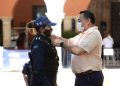 Alcalde entrega a la policía municipal de Mérida 50 equipos de cámaras de solapa, en el que se invirtieron $312,499 provenientes de recursos