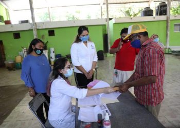 Entregan apoyos en los municipios de Izamal, Cacalchén, Bokobá y Tekantó / Forman parte de  estímulos económicos por más de 1.5 millones de pesos del Programa de Estímulo Económico a la Producción de Fibra de Henequén
