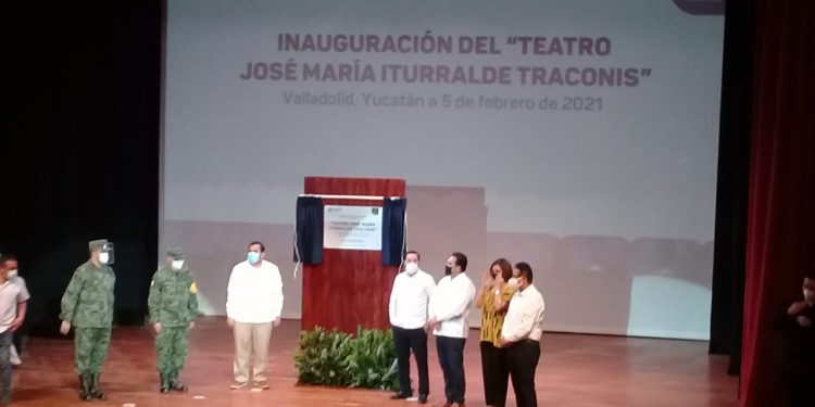 Luego de una década de espera y con una inversión de casi 30 millones de pesos, el gobernador Mauricio Vila Dosal  inauguró  el Teatro José María Iturralde Traconis en Valladolid