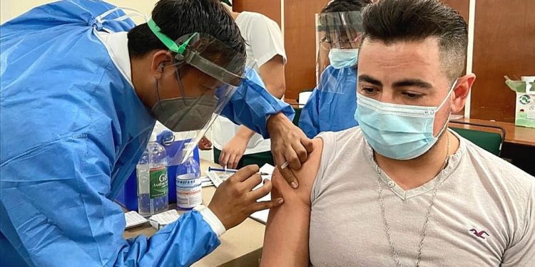 Vacunan a personal de salud que se encuentra en primera línea de atención a pacientes con COVID-19 de hospitales generales, rurales de IMSS-BIENESTAR y Unidades de Medicina Familiar en Yucatán