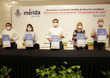 El alcalde Renán Barrera presenta la convocatoria del programa “Computadora en Casa”, como parte del redireccionamiento de recursos municipales