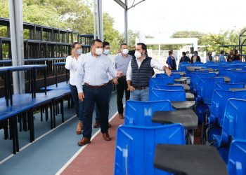 Gobierno del Estado equipa con nuevo mobiliario a 22 escuelas públicas de Mérida de nivel preescolar, primaria y secundaria