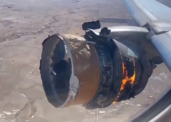 El gobierno japonés ha pedido a las aerolíneas nacionales que dejen en tierra todos los Boeing 777 con motores Pw 4000 después del estallido de motor de United Airlines