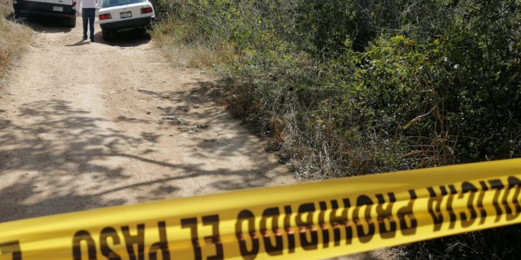 Una persona que caminaba por una terracería entre Xmatkuil y Dzununcan se encontró casualmente con el cuerpo de una persona tirado