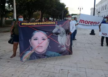 Morenistas marchan y rechazan imposición de la senadora Verónica Camino Farjat y de Orlando Pérez Moguel / Piden se investigue a Rolando Zapata Bello sin el apoyo de las sub delegadas de Bienestar