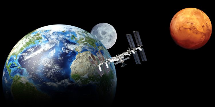 Mañana, alineación astronómica de Marte, Luna y Aldebarán la estrella más brillante de Tauro / Son los tres objetos más brillantes del cielo nocturno