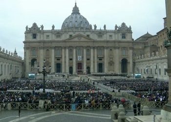 El Papa Francisco nombró por primera vez a una mujer como subsecretaria para el Sínodo de los Obispos: se trata de una religiosa francesa
