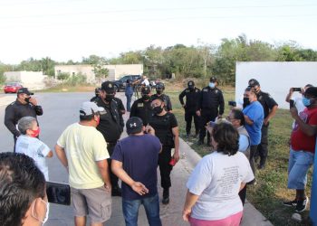 Vecinos de Cielo Alto en el municipio de Kanasín vuelven a manifestarse por la contaminación y gravísima insalubridad que padecen en sus hogares por la invasión de gases y aguas negras