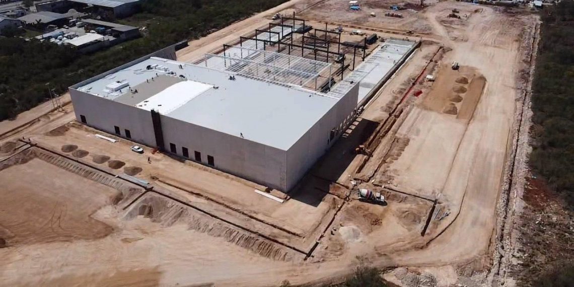 Gobernador Mauricio Vila Dosal supervisa la construcción del nuevo centro logístico de la multinacional Amazon en en el municipio de Umán, Yucatán