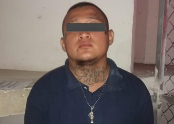 Dos peligrosos sujetos que presuntamente asesinaron a un taxista y lesionaron a otro anoche en la colonia Juan Pablo Alborada II fueron detenidos por elementos de la SSP