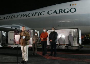 800 mil dosis contra el COVID-19 de la empresa china Sinovac, que llegaron a México el pasado 27 de febrero, están ‘atoradas’ en COFEPRIS con el riesgo de echarse a perder