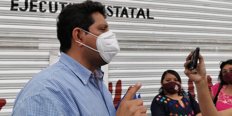 Fueron admitidas las dos demandas que las militantes morenistas, Alejandra Pérez e Hilda Díaz, interpusieron ante la Sala de Xalapa para la protección de sus derechos político-electorales y los de otros militantes de Morena en Yucatán