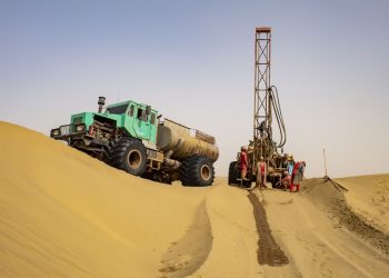 Buscan petróleo en el desierto de Taklimakan, ubicado en la cuenca del Tarim de la Región Autónoma Uygur de Xinjiang, en el noroeste de China, importante región petrolífera de China