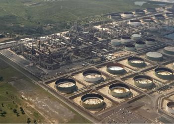 La batalla ecologista por la reapertura de la refinería Limetree Bay Ventures, la contaminación que produce en el Caribe, es considerada una de las primeras pruebas del presidente Biden, auto proclamado líder ambientalista global
